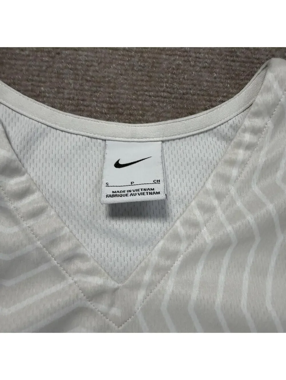 Nike Swoosh Fly Standard Issue Basketball Jersey Tank - Women's Small - EUC